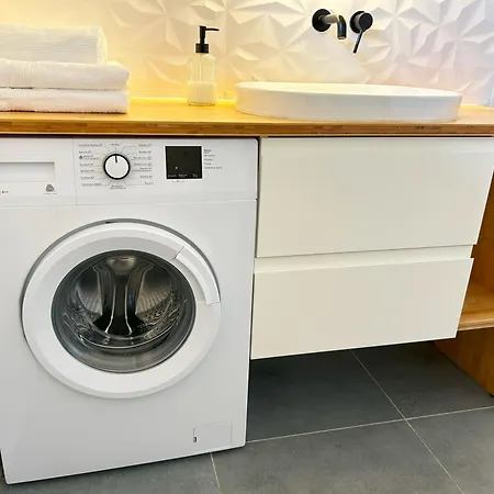 Fantastays - Sunny Cloud Apartment Wroclaw